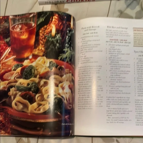 Southern Living Red and Green Kitchen Cookbook - Picture 7 of 9